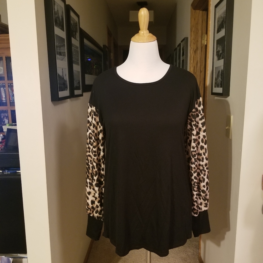 Bom Bom Jersey Shirt with Leopard Print Sleeves